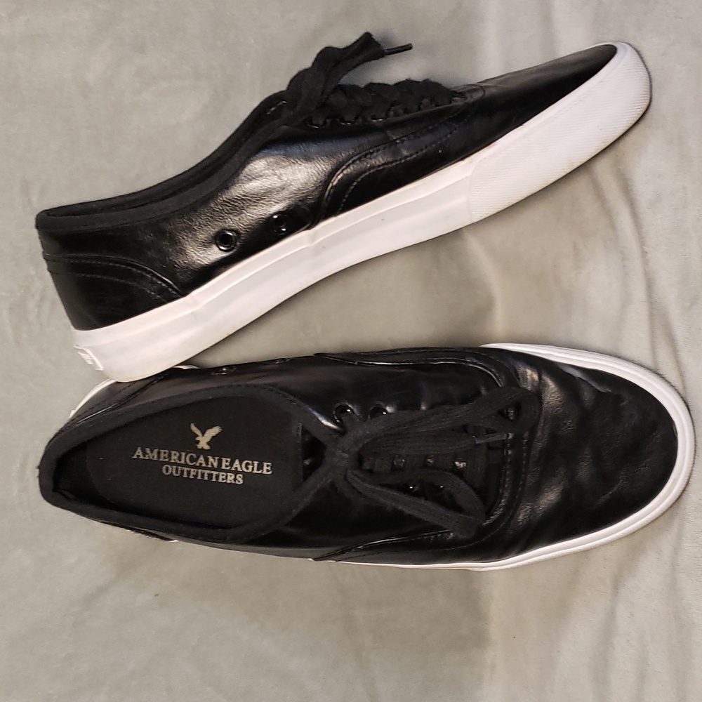 American Eagle Outfitters faux black leather mens sneakers loafer,size 9.